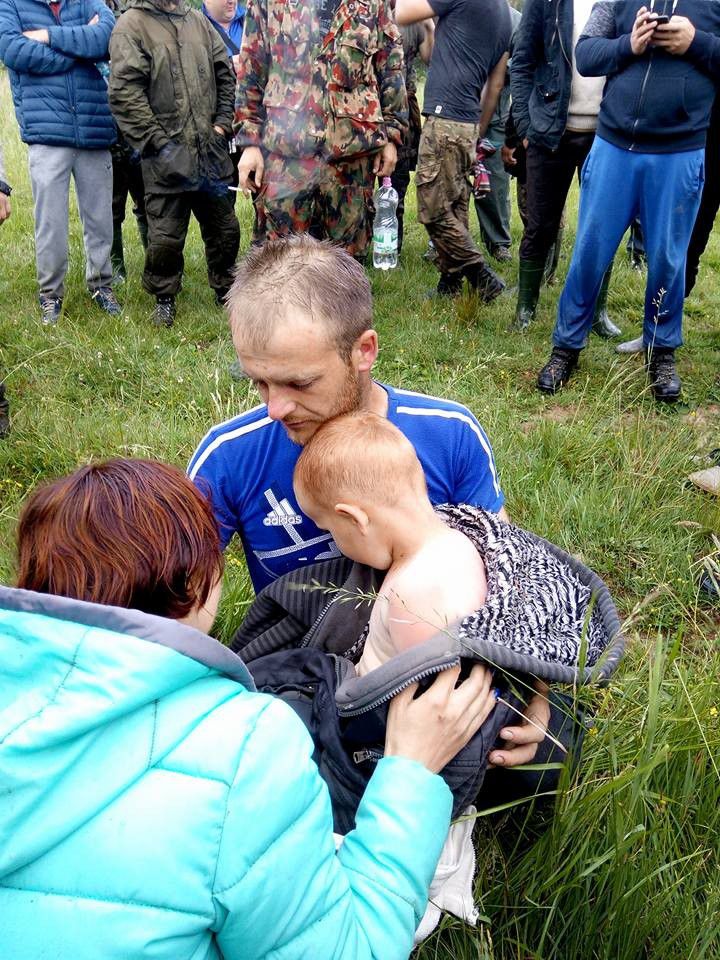 Близько трьох-чотирьох сотень люди взяли участь в пошуках дитини. На клич про пошуки у соцмережі активно зголосилися кал