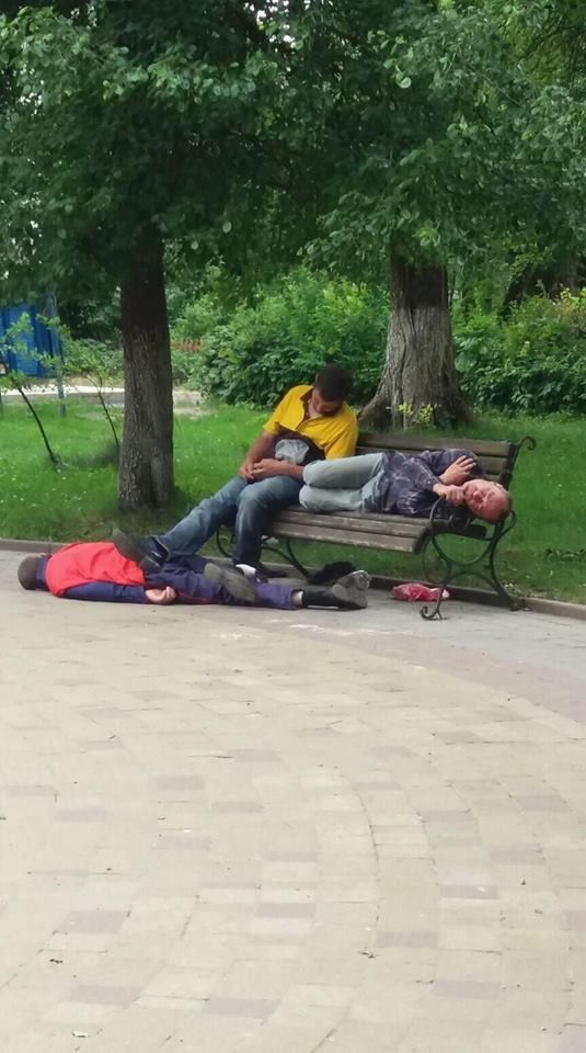 У мережі долиняни обурені місцевими, які зловживають спиртним 