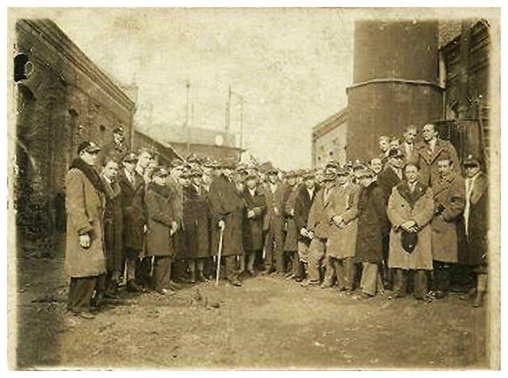 У місто природній газ вперше надійшов у 1954 році.