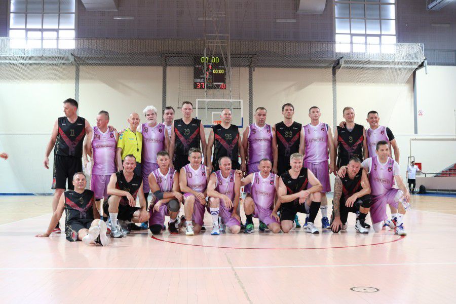 Цього року формат участі у чемпіонаті вирішили трохи видозмінити і створити збірну команду &laquo;Полтава-Калуш&raquo; |