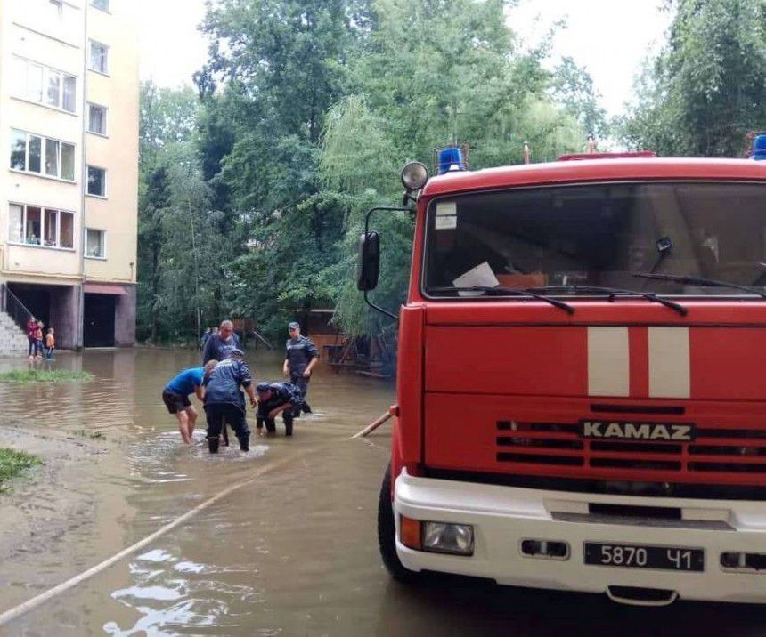 Сьогодні протягом дня на території області очікується випадання дуже сильного дощу, а також грози, граду