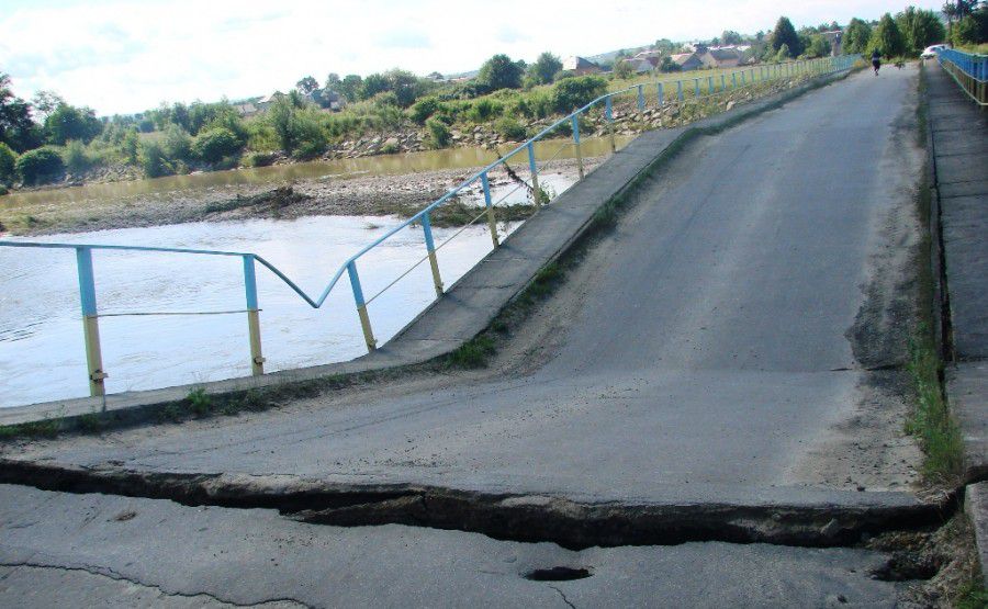 Міст, який з&rsquo;єднував село Довге-Калуське із селом Пійло відремонтують за 650 тисяч гривень