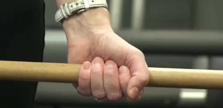 Ілюстрація. На Коломийщині п'яний чоловік побив дерев&rsquo;яною палицею свого співчарочника