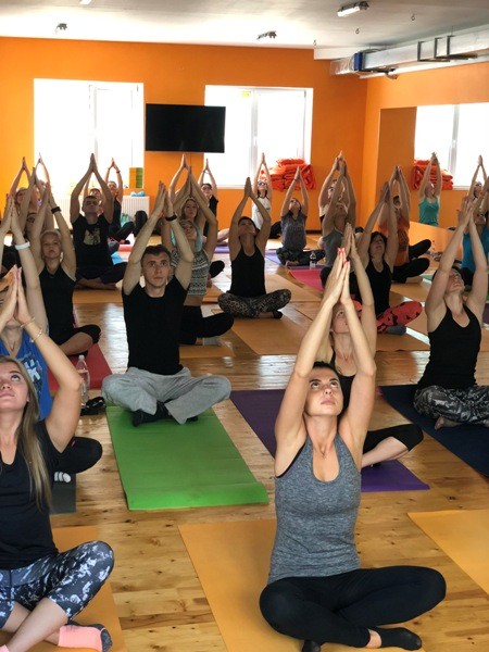 В Івано-Франківську провели йога-марафон