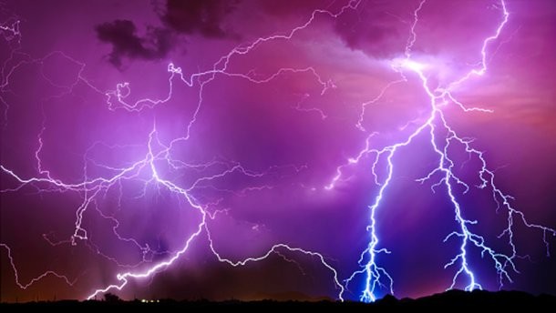 Ілюстрація. Небезпечною вважають блискавку, коли за спалахом одразу ж іде гуркіт грому