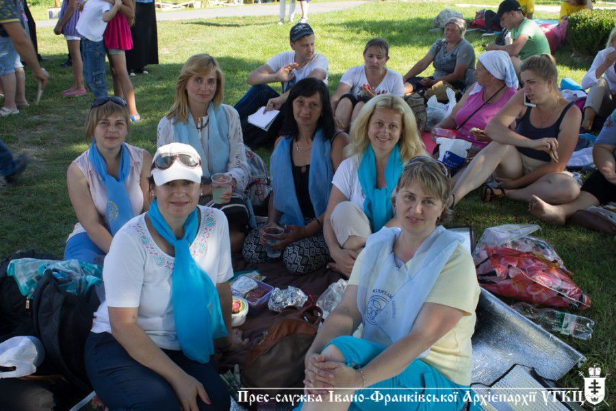 З трьох напрямків близько 5000 краян прийшли на прощу до Галицької Чудотворної ікони Матері Божої покровительки Галицько
