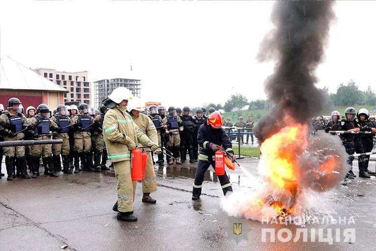 За "Скандинавською моделлю" правоохоронці  на Прикарпатті навчалися тактико-спеціальних дій 
