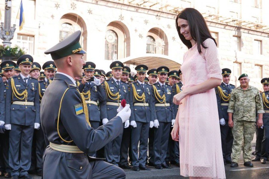 Курсант-прикордонник В&rsquo;ячеслав Короткий зробив пропозицію руки і серця своїй коханій &ndash; Тетяні Федорчук