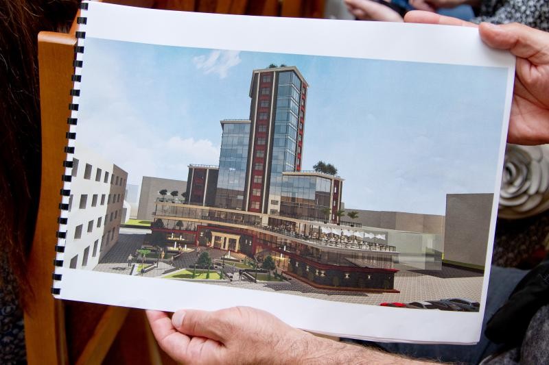 Так виглядав один з ексізів можливого будівництва на місці кінотеатру. Замість 14 поверхів власник "знизив планку&q