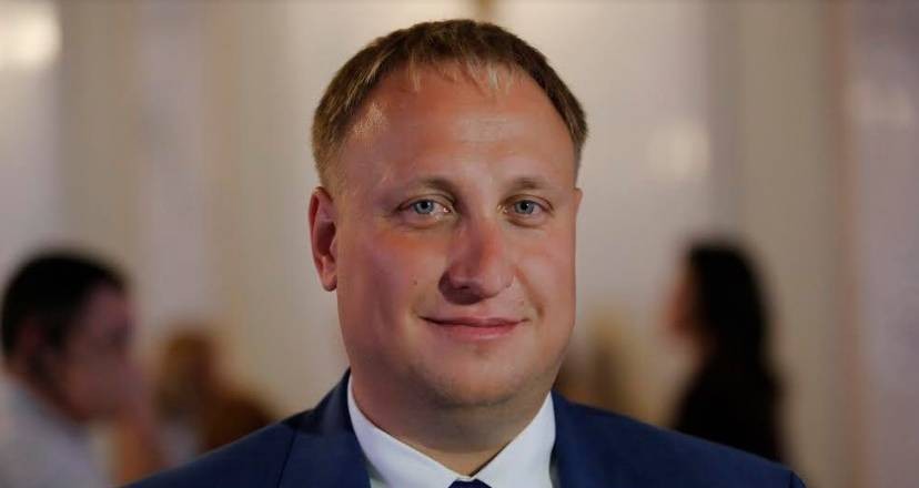 Сам Віктор Шевченко не тільки посприяв у виділенні із держбюджету коштів на довгобуд у Боднарові, але й особисто приїзди