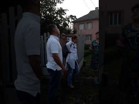 Мешканці села Загвіздя вже почали збирати гроші на ямковий ремонт центральної дороги своїми силами, оскільки змусити пра