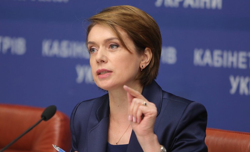 Лілія Гриневич зауважила, що процедуру експертизи підручників передадуть навчально-методичному центру з питань якості ос