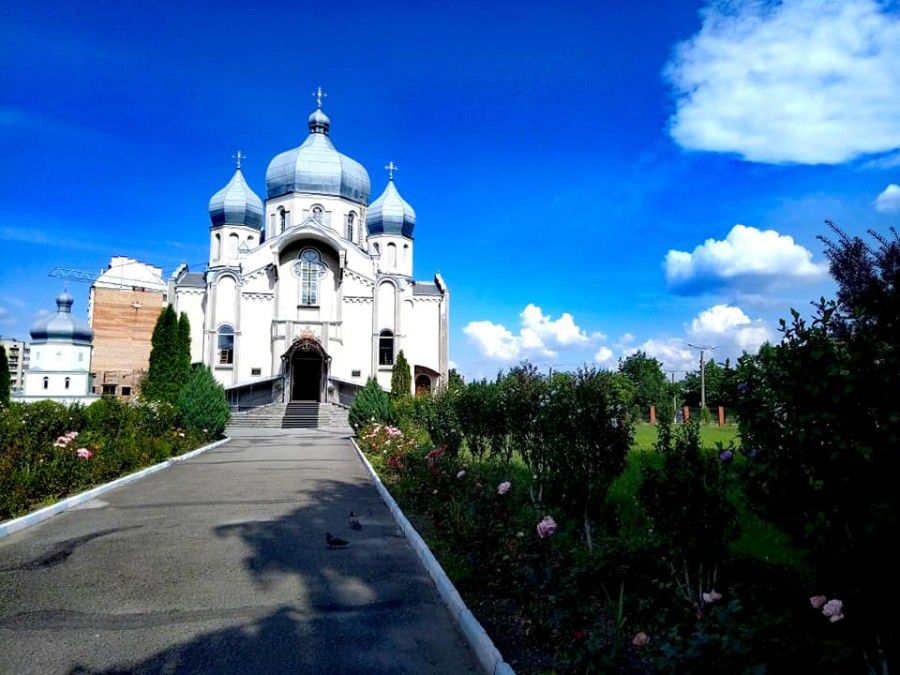 Калушан запросили на спільну молитву з нагоди 20-річчя Собору Святих Землі Української УПЦ КП | Фото: Ольга Івасів