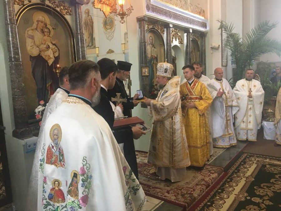 Митрополит вручив настоятелю Собору митрофорному протоієрею Григорію Морозу орден Володимира Великого