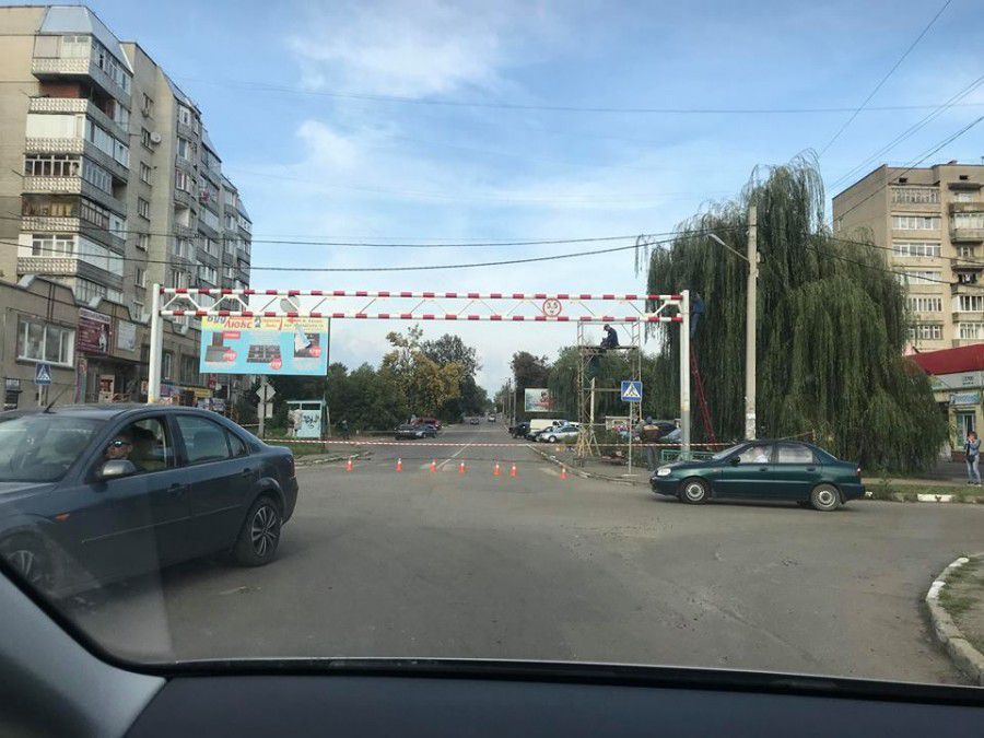 Обмежувач можна буде за потреби піднімати в ручному режимі. Як працюватиме ця система, наразі думають