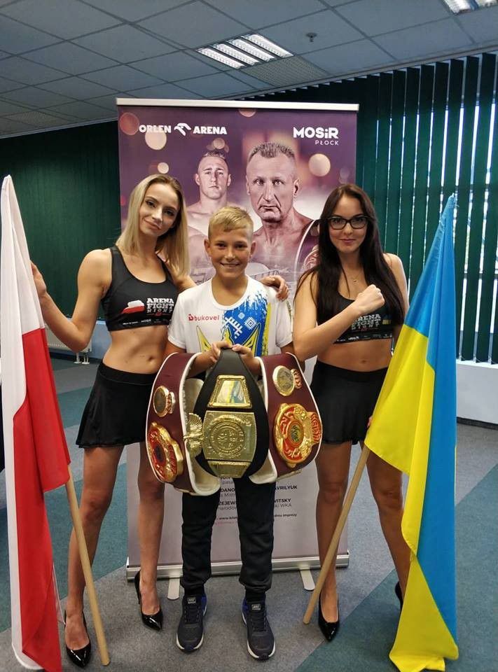 Калушанин впевнено виборов дострокову перемогу в спортсмена із Польщі технічним нокаутом у першому раунді