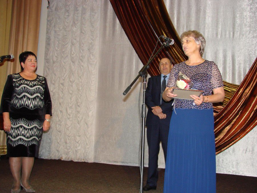 Галина Семанів подякувала за високу оцінку її праці | Фото: kalushrda.gov.ua