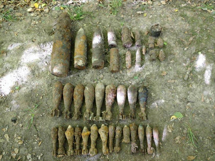 На Прикарпатті піротехніки знищили 38 вибухонебезпечних предметів