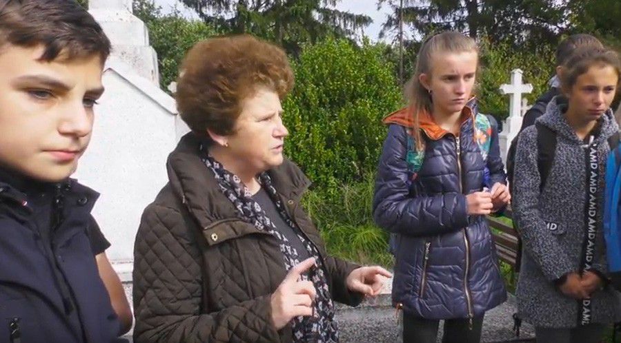 Саме з лінійки в школі І-ІІ ступенів №8 в далекому 1996 році розпочалось відродження діяльності товариства &laquo;Просві