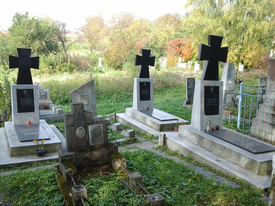 На старому цвинтарі планують прибрати братські могили вояків УПА | Фото: Калуш Туристичний/Facebook