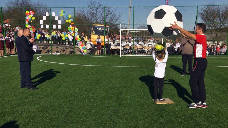 Цьогоріч спорудження поля зі штучним покриттям завершили