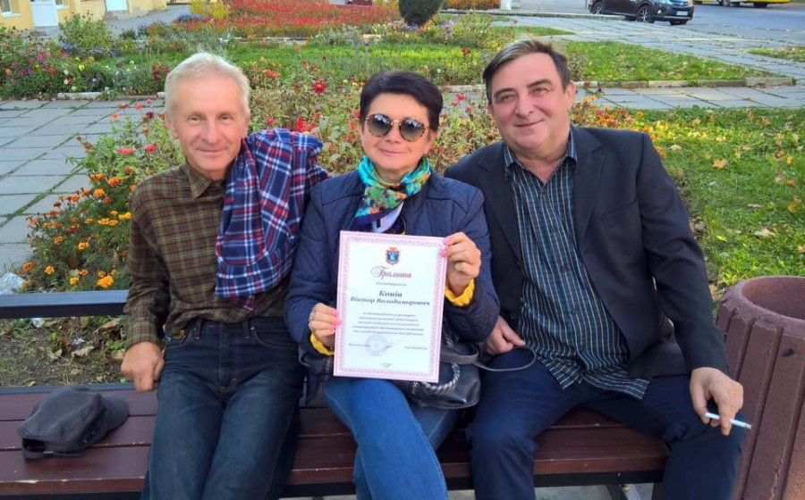 Понад три десятки художників отримали грамоти міського голови Калуша | Фото: Ярина Ружицька