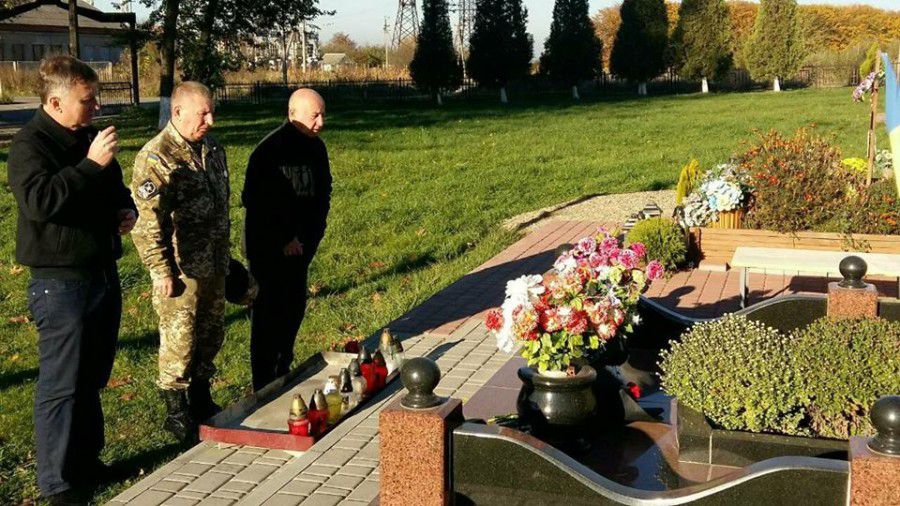  З агоди нДня захисника України у Калуші  вшанували пам'ять Героя Небесної Сотні