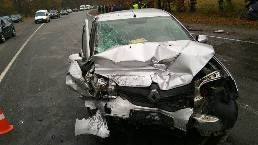 14-річний пасажир автомобіля Renault Megane поміщений у реанімацію Калуської ЦРЛ

