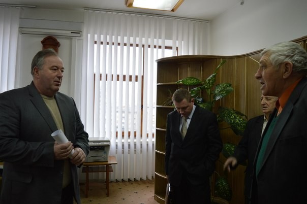 Ні грошових заощаджень, ні банківських вкладів, ні фінансових зобов&rsquo;язань Іван Данів (зліва) та члени його сім&rsq