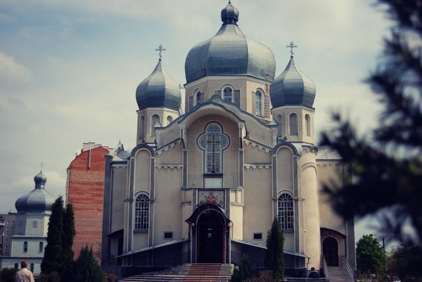 Починати християнське виховання слід з юного віку. Адже дитяче серце надзвичайно сприятливе до всього, переконані в неді