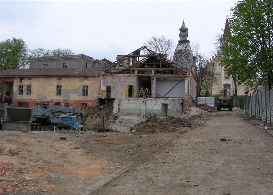 У 2005 році припинення робіт було спричинено банальним припиненням фінансування