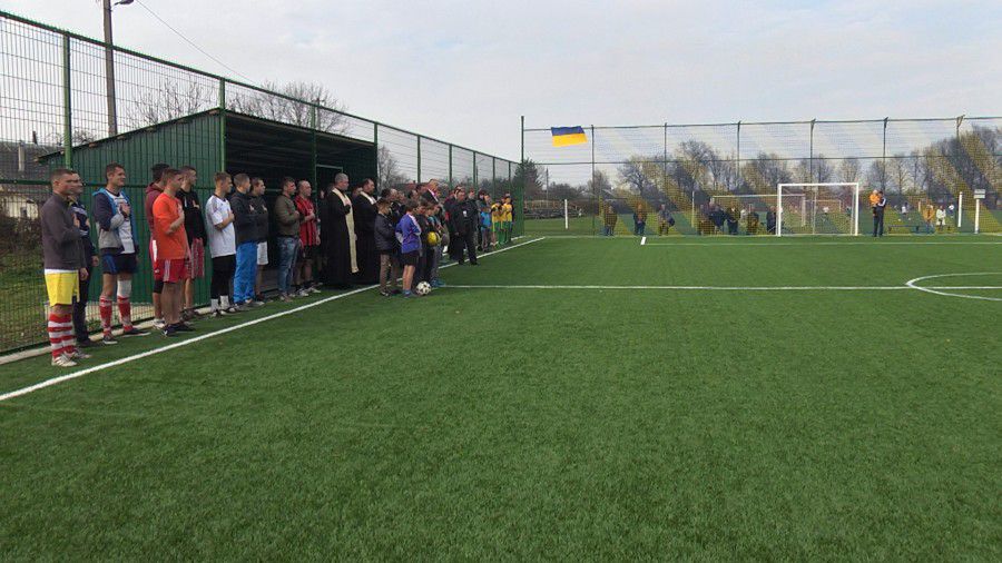 Особливість майданчика &ndash; саме покриття поля, яке виготовили в Італії