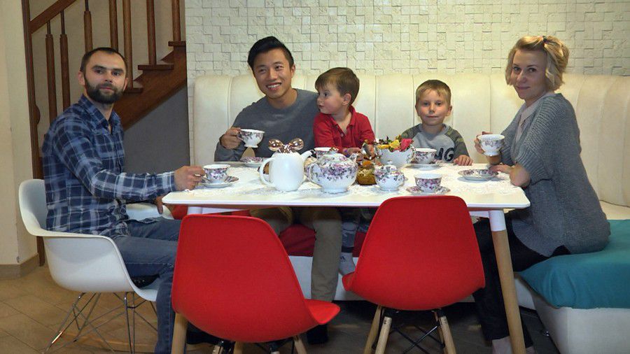 Улюбленими стравами волонтера із США вже стали деруни, пельмені і вареники