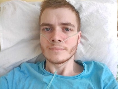 Те, що може реально допомогти хлопцю, &ndash; портативний кисневий апарат