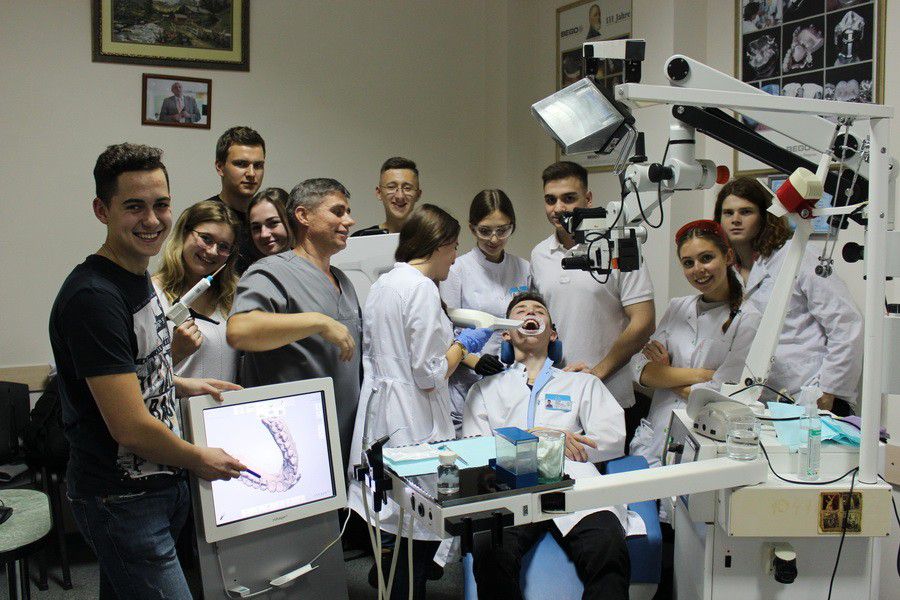 Для студентів медичного університету провели майстер-клас з використання цифрових 3D технологій в стоматології