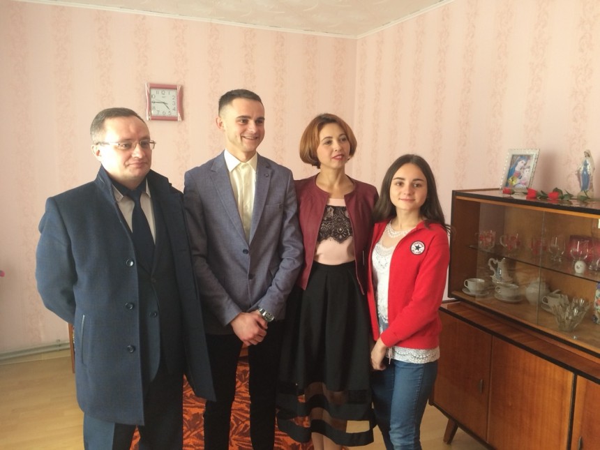 Для придбання житла з обласного бюджету було виділено 373,6 тис. гривень та з Рожнятівського районного бюджету 100 тис. 