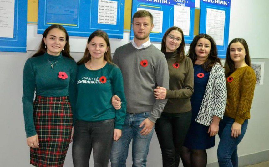 Благодійна акція &ldquo;Мак пам&rsquo;яті&rdquo; традиційно пройшла на факультеті історії, політології і міжнародних від