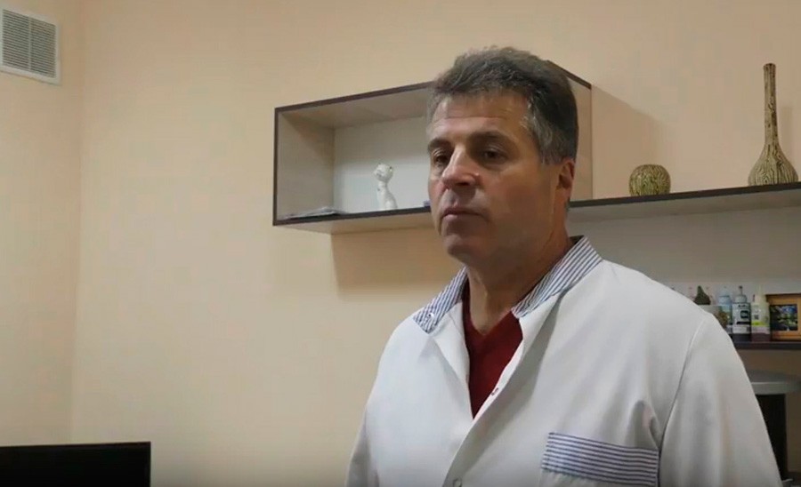 Можна до однієї і тієї ж щітки приклеїти різні етикетки і ніхто по суті не помітить різниці, запевняє Василь Рогів