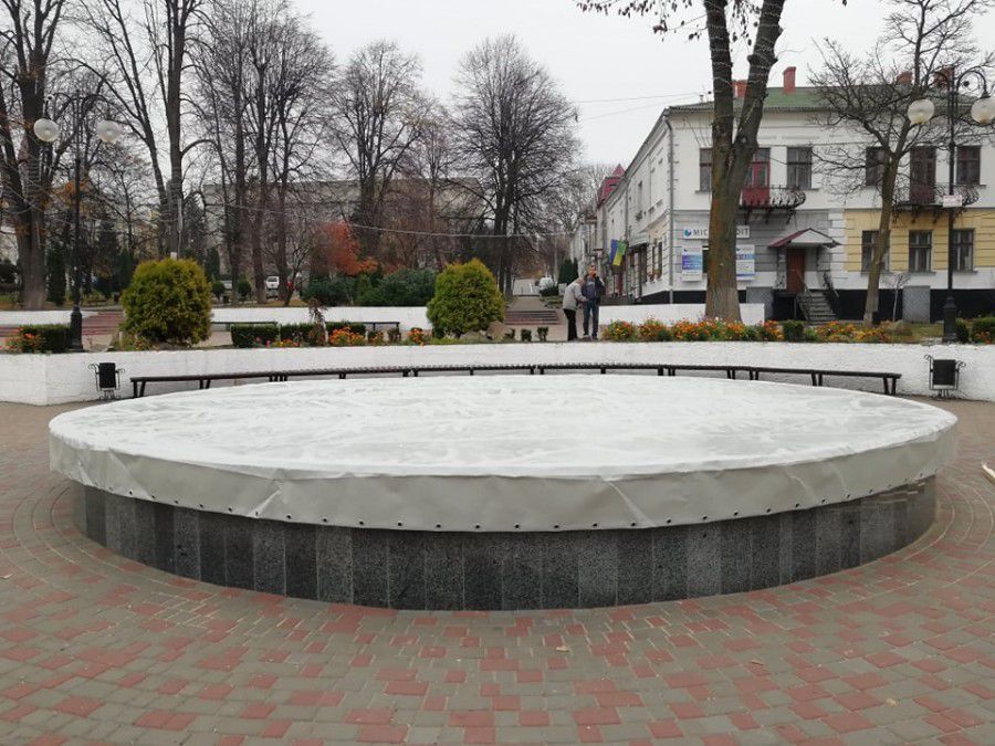 Таким чином, вартість реконструкції головного фонтану міста впритул наблизилася до 3 млн гривень