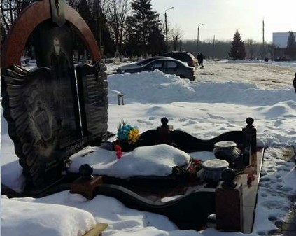 У День Гідності та Свободи в Україні калушани побували на могилах загиблих героїв