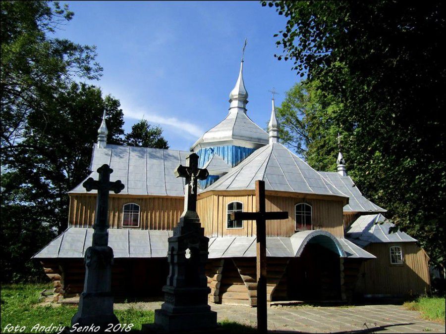 Це одна з найкрасивіших церков Прикарпаття, що є пам'яткою архітектури
