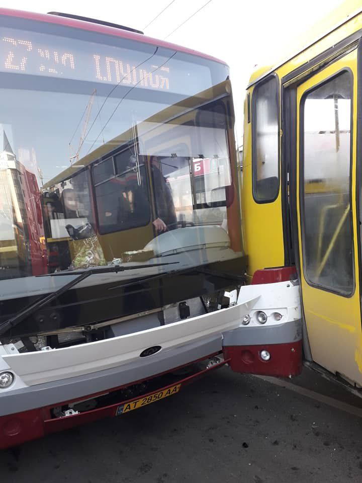 На маршруті №27 залишилися працювати п'ять автобусів