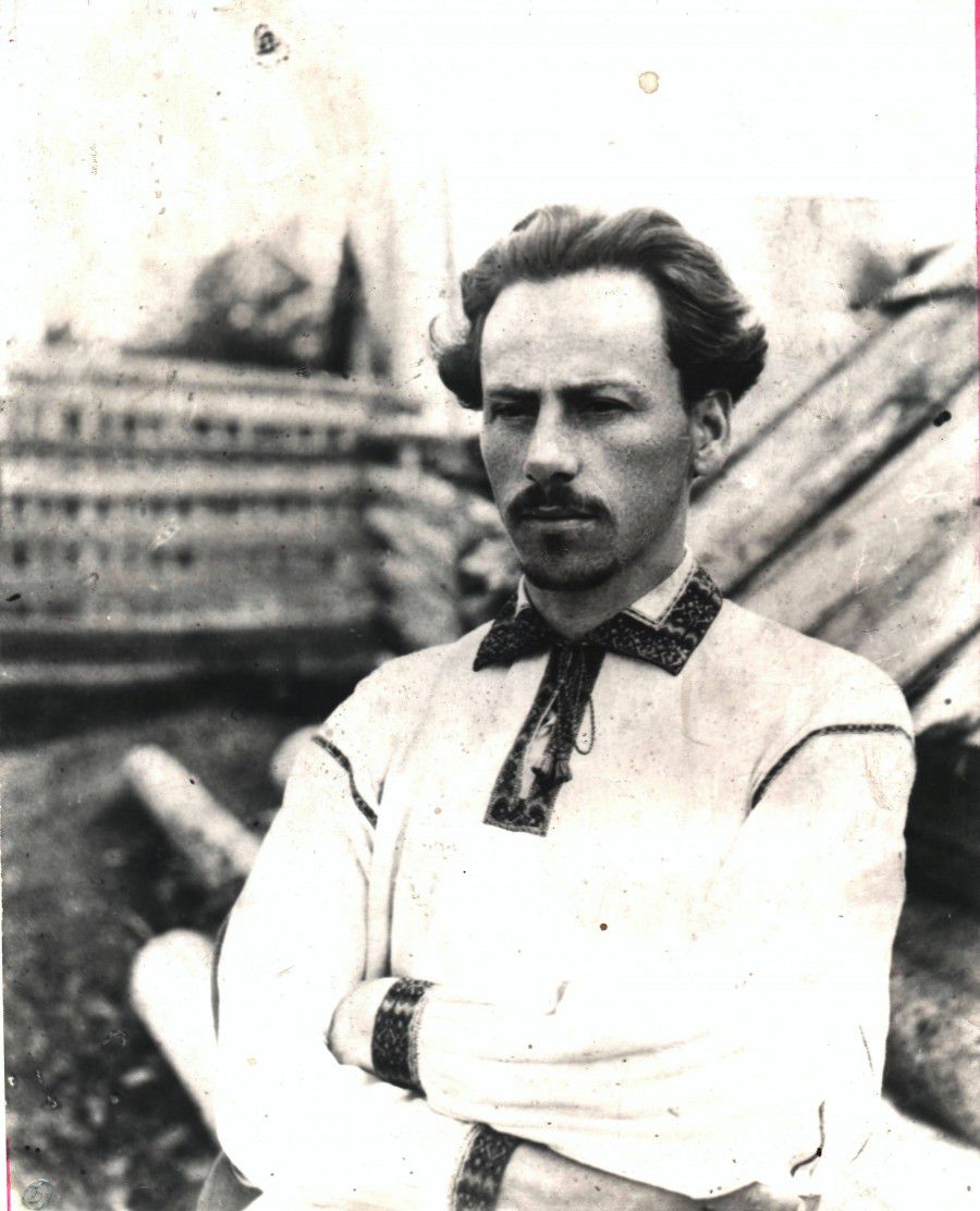 У 1931 році Григорій Смольський вдосконалював майстерність в Італії. Митрополит Андрей відправляє його на острів Кріт зн