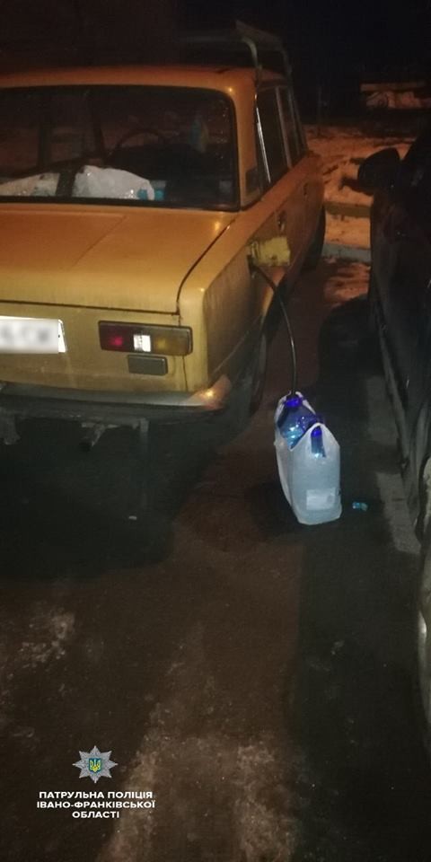 Обох невідомих затримали - вони переконувли, що не знають один одного