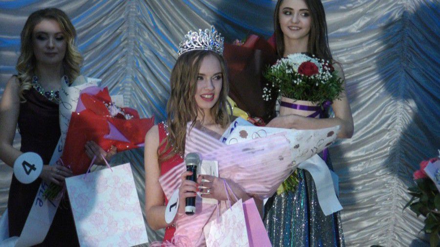 Переможницею конкурсу &laquo;Міс коледж-2018&raquo; стала Христина Рогів | Фото: Скрін з відео