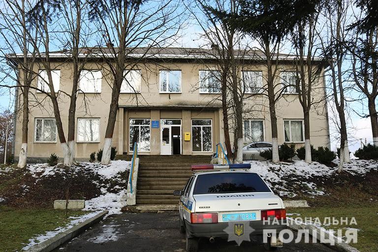  Зловмисник на злочин пішов із сокирою