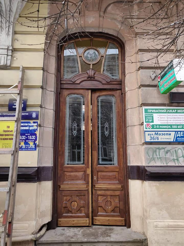 В Івано-Франківську відреставрували 18-ті врятовані двері.