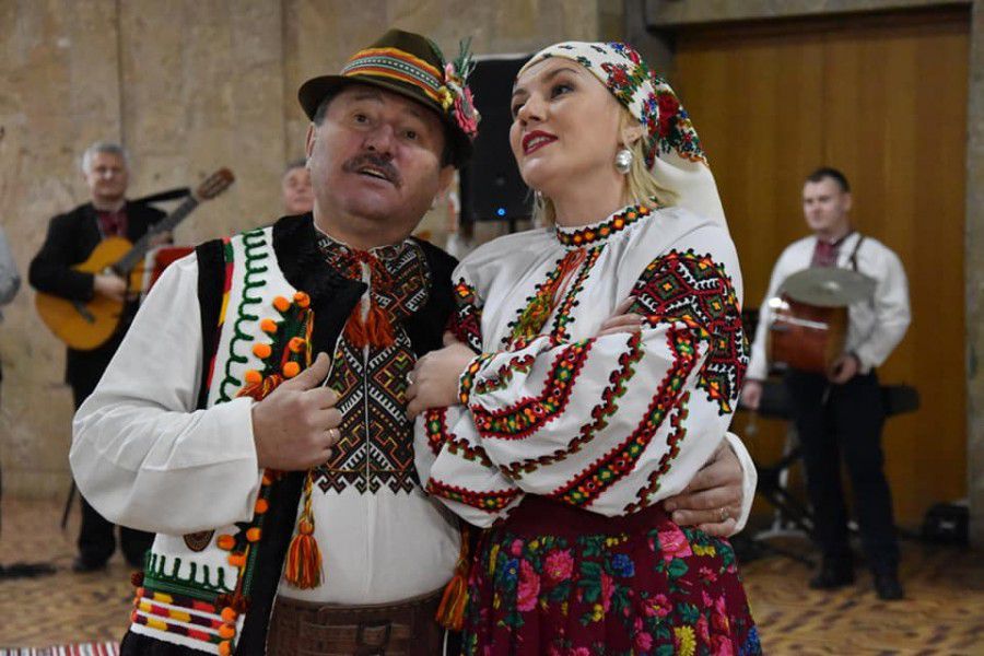 Усі учасники заходу отримали в подарунок фотографії, які для них зробив фотограв у таборі "Лімниця"