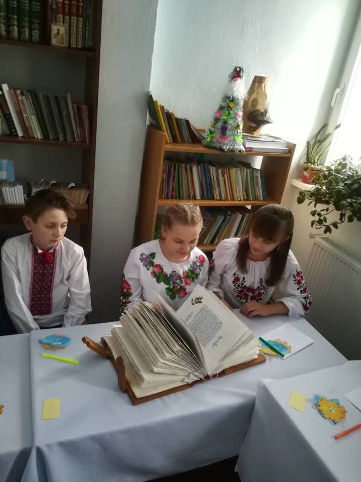 Вихованці мали нагоду ознайомитися із життєвим шляхом святої, мощі якої благословляють собор