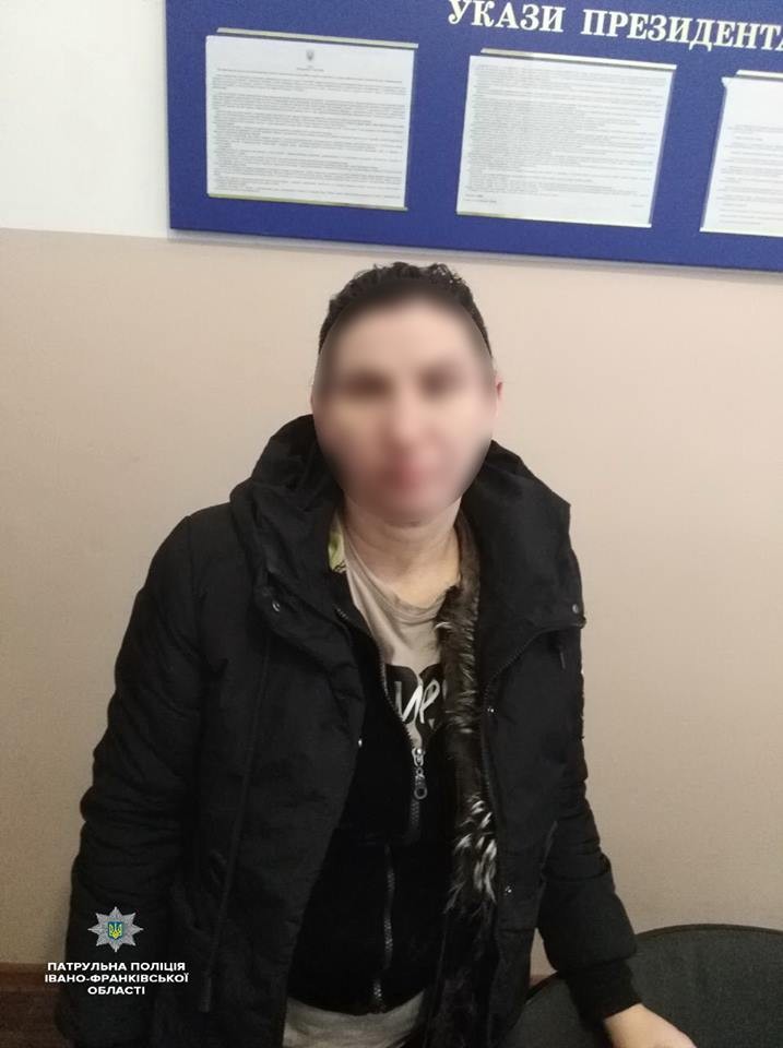 Гаманець у маршрутці вкрала 40-річна мешканка Прикарпаття, котра раніше вже вчиняла кишенькові крадіжки